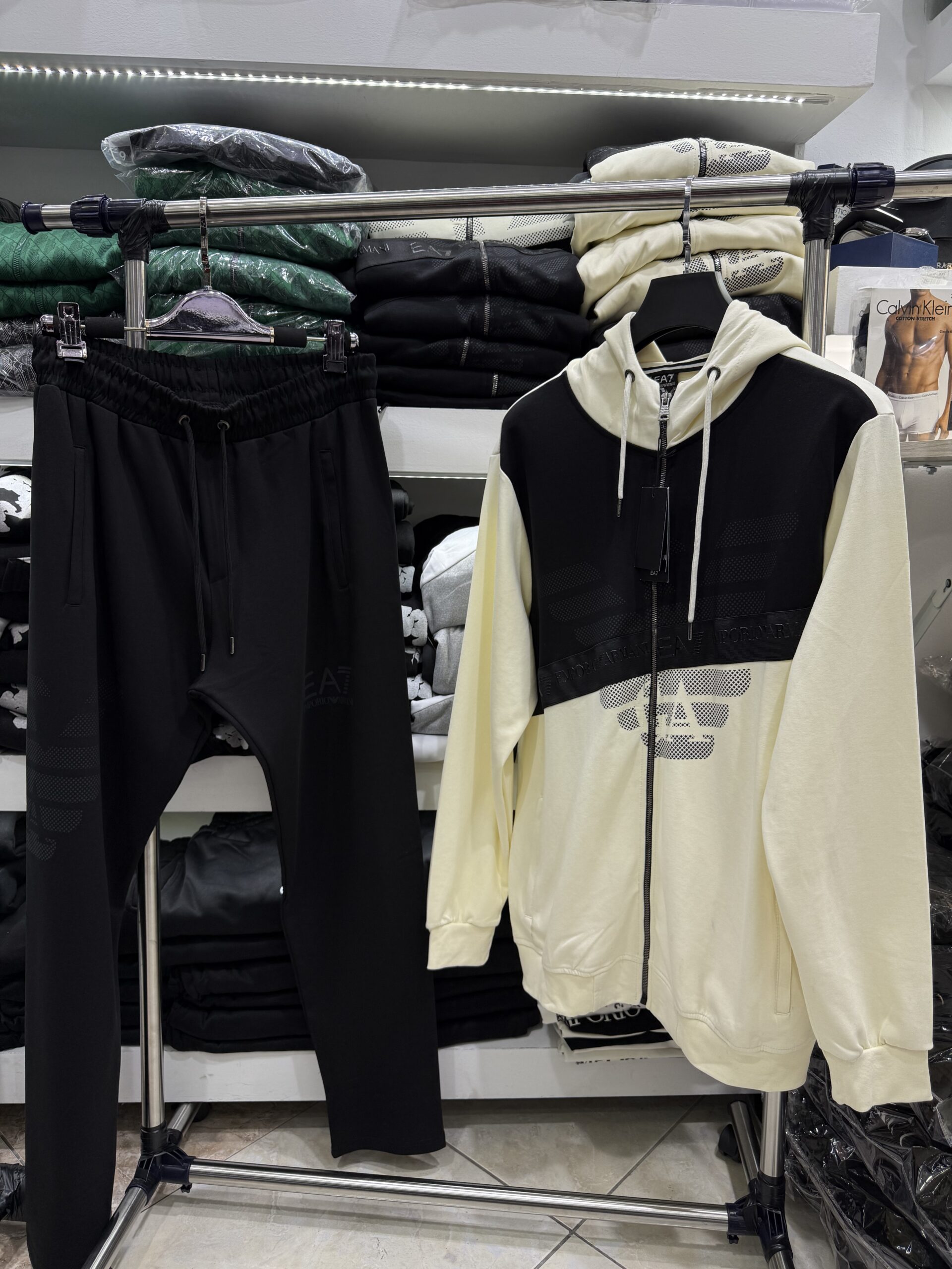 IMG_1980 EA7 - FullSet - Black-Cream/Hybrid - Special - Image 1