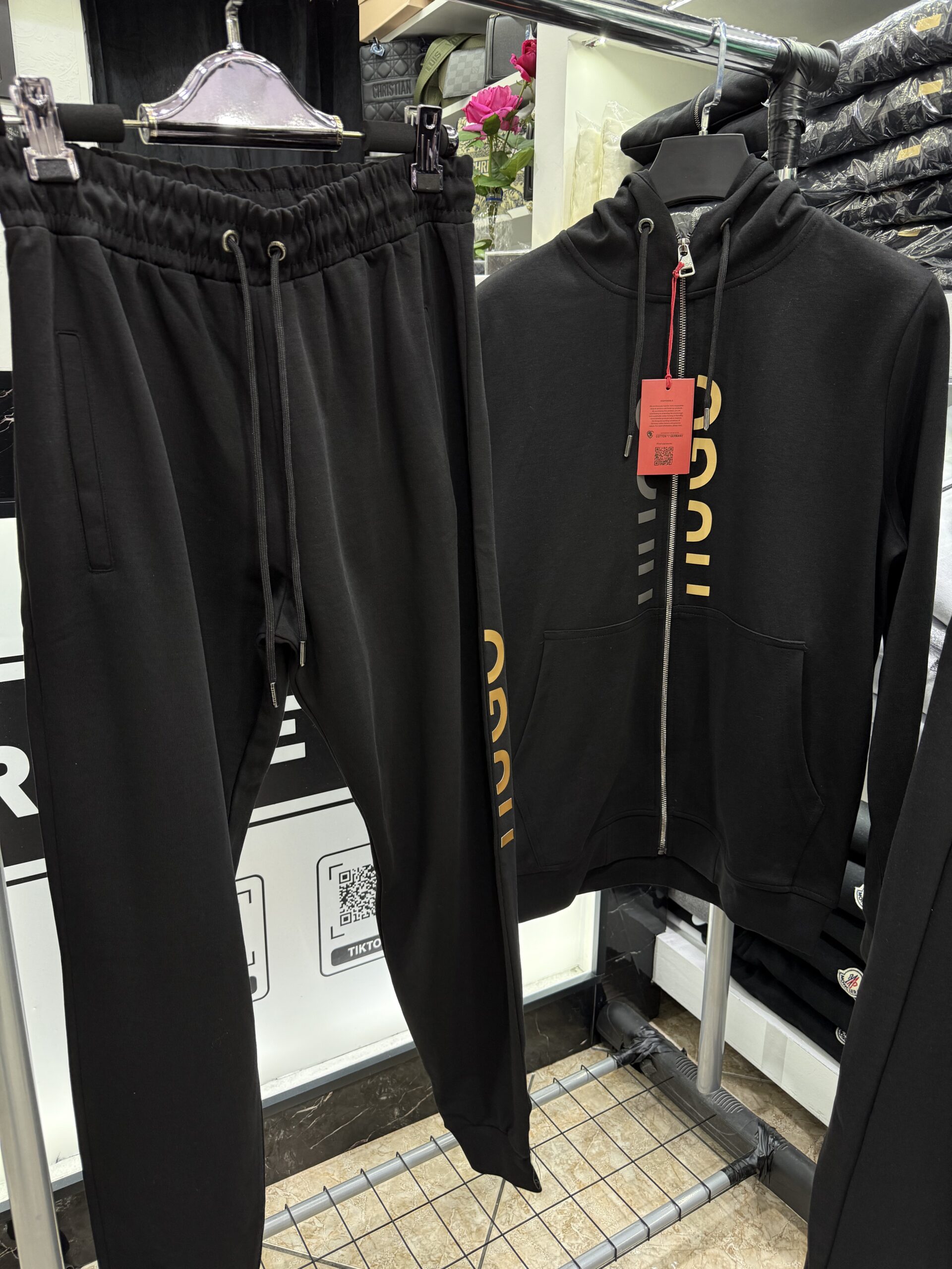 IMG_1998 Hugo - FullSet - Black - Special - Image 1