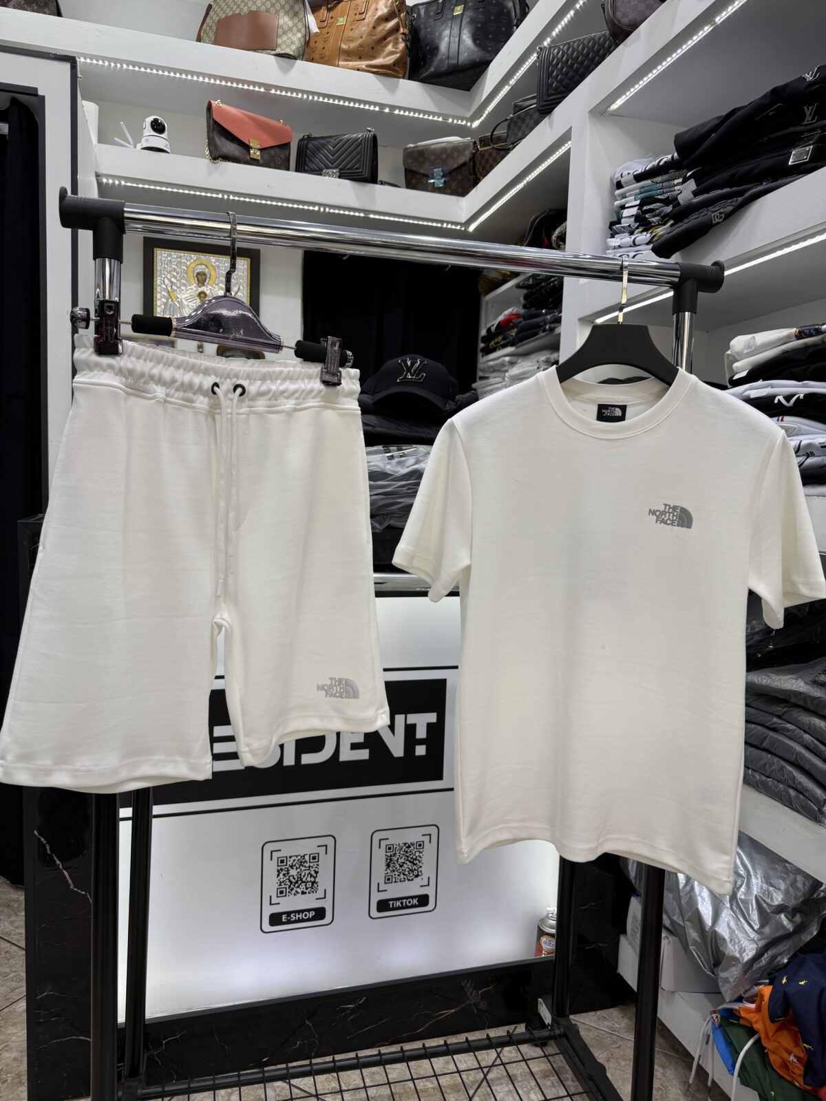 IMG_3122 TheNorthFace - Summer Set - White - Reflective - Image 1